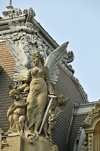 Sculpture architecture culture