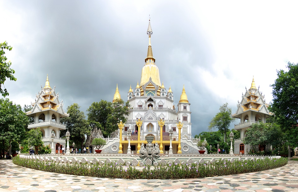 Buu long architecture buddhist