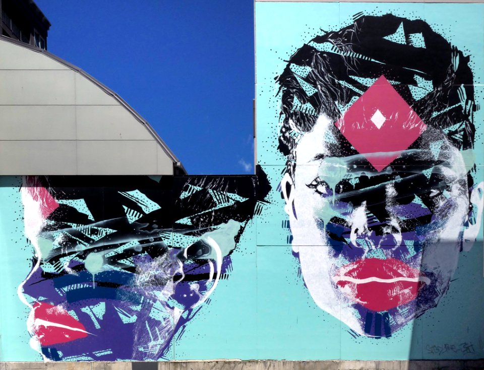 Art taking over an other wall.