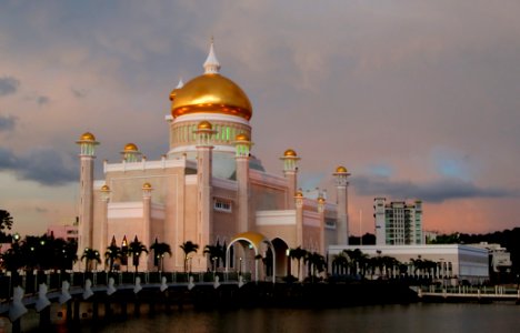 Sultan Ulmar Ali Saifuddien Mosque.Brunei. photo