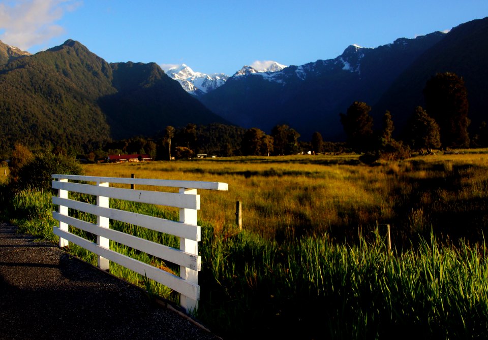 Down a country road (9)