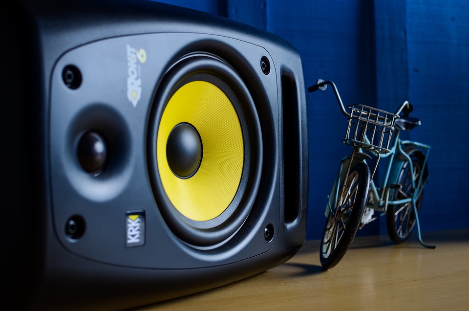 Studio decoration music