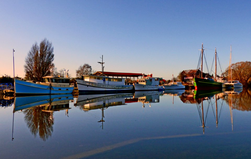 Port Kaiapoi. Canterbury NZ FZ200