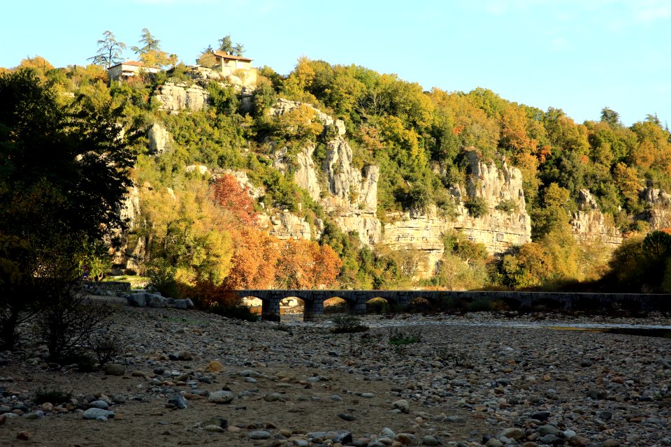 La passerelle sur La Beaume