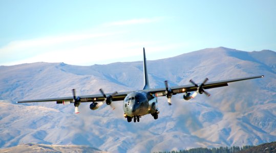 Lockheed C-130 Hercules photo