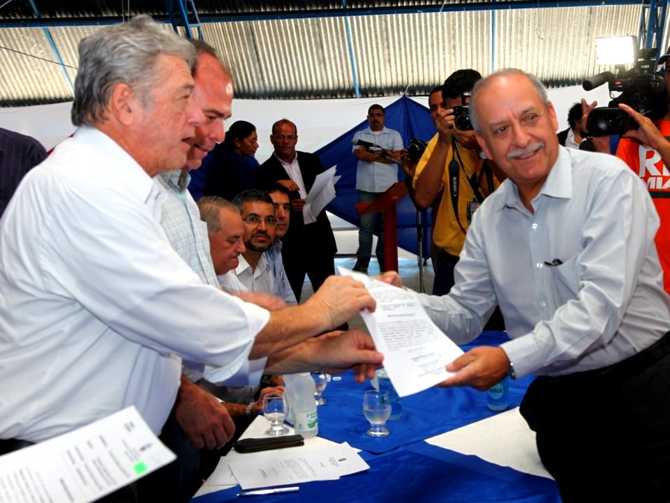 Codevasf entrega certificados de universalização do acesso à àgua