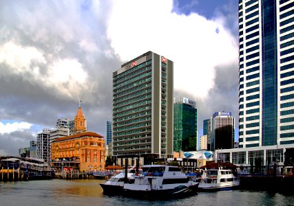 Ferry terminl Auckland (14) photo