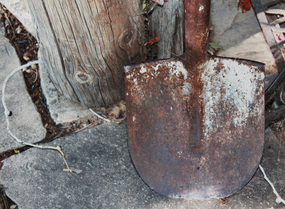 Spade outdoors yard
