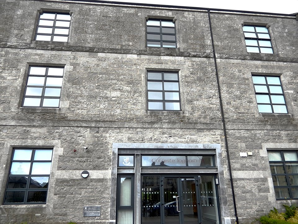 Colaiste Iognaid (The Jes)