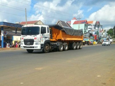 đầu kéo hyundai . hyundai tractor truck