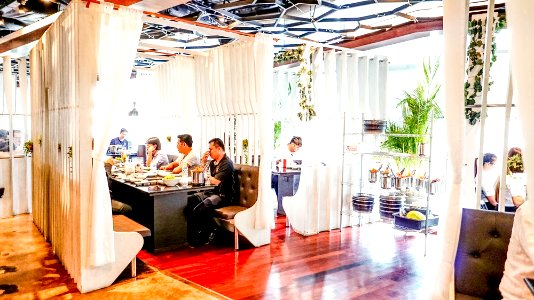 บรรยากาศสวยๆ โรแมนติกภายในร้าน DooRae Korean Restaurant