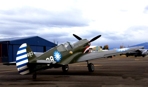 Curtiss P-40 Kittyhawk. photo