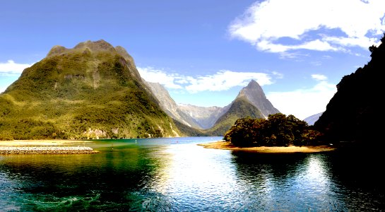 Milford Sound, Fiordland NZ photo