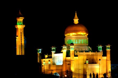 Sultan Omar Ali Saifuddien Mosque photo
