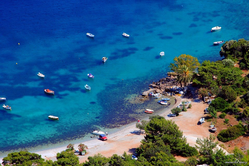Mourtia by Manolis Marg