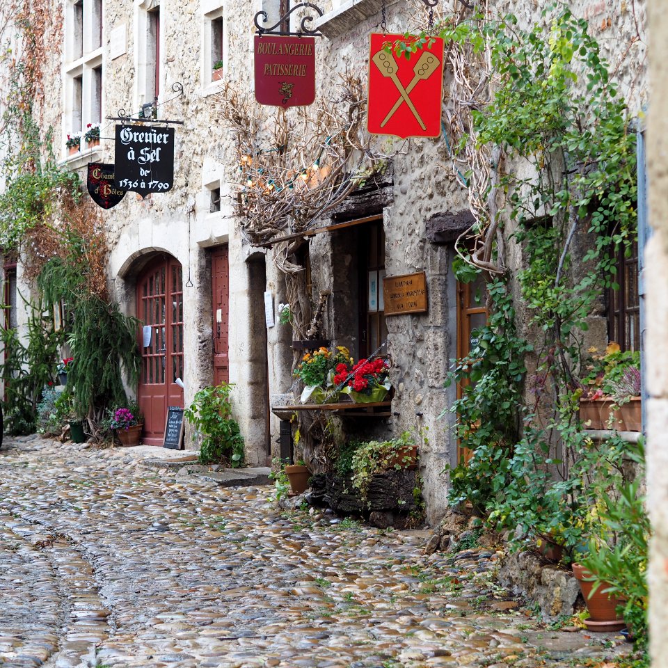 Perouges street