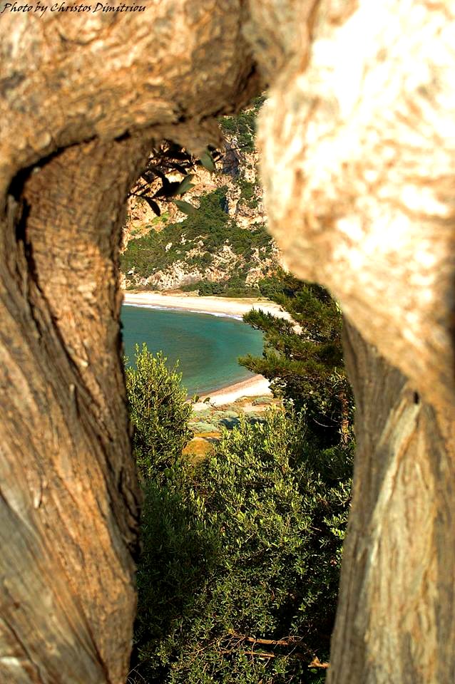 Megalo Seitani by Christos Dimitriou