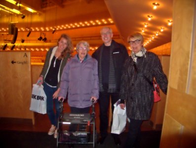 Unni, Inga-Lill, Sven, Agneta efter konserten på Berwaldhallen photo