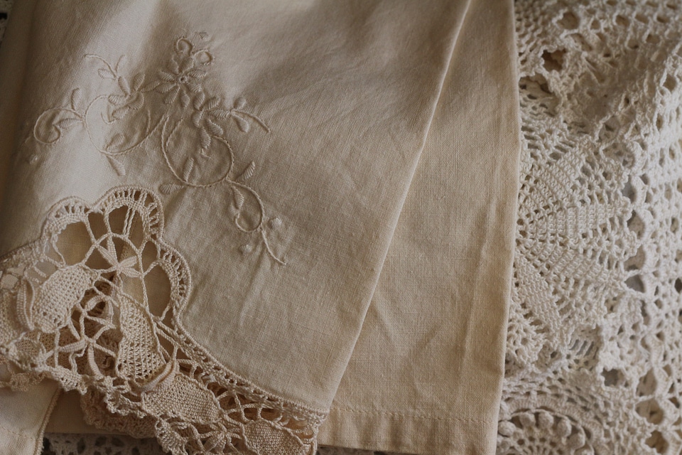 Design embroidery fabric