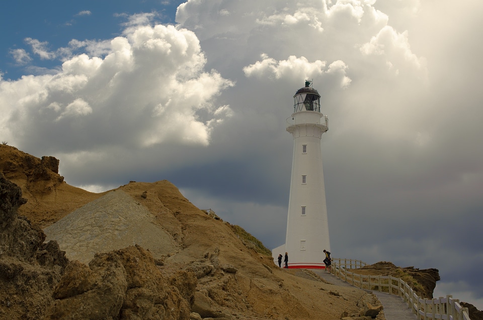 Shore light navigation