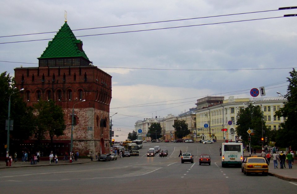 Тучи на площадью Минина