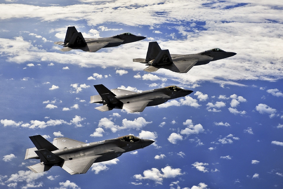 F-22 fighter airplane photo