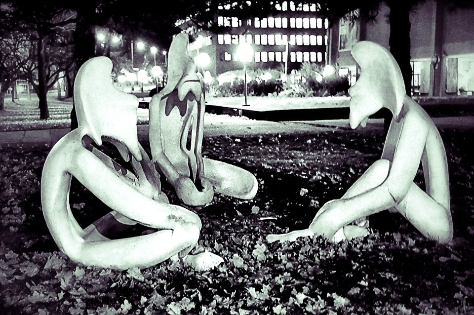 Alien Statues 1