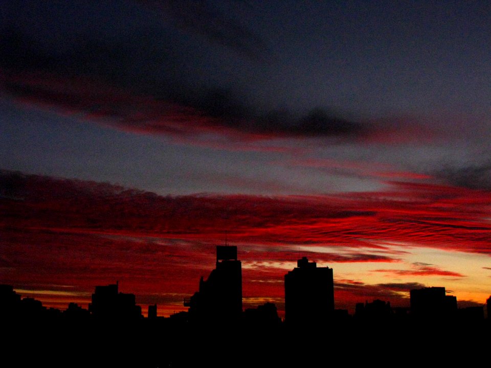 Y el cielo se tiñó de mil colores...y este atardecer se lo dedico a mis queridos amigos de Flickr