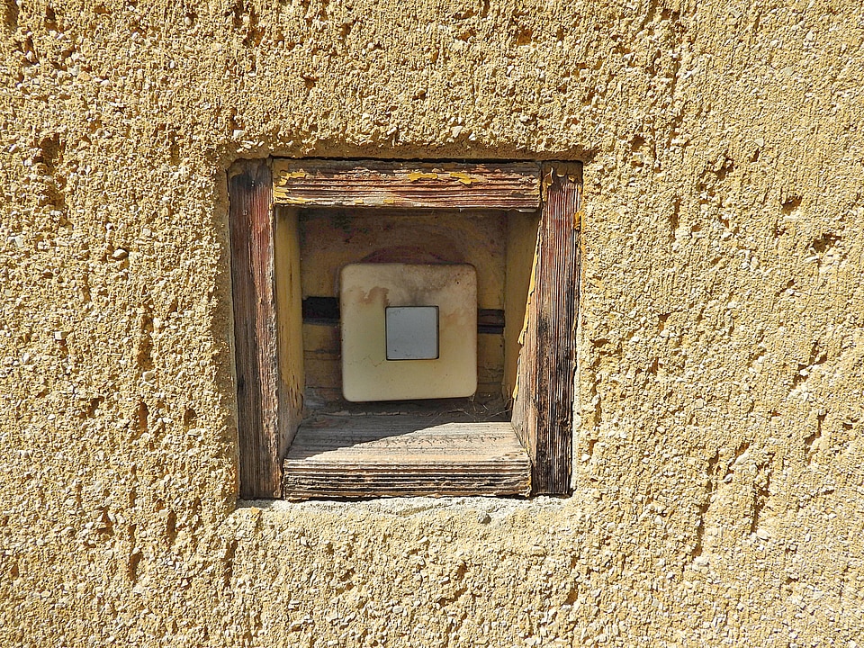 Light switch nostalgic facade