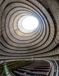 🏭☢️ Der verlassene Kühlturm von Charleroi, Belgien (Creative Commons) 🏭☢️ photo