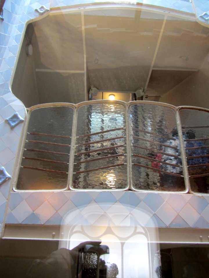 Replà d'escala des del pati interior de la Casa Batlló - Passeig de Gràcia, 43 - Barcelona