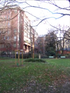 Asta Cielare (Arnaldo Pomodoro, 2001) - Giardino Aristide Calderini - Milano