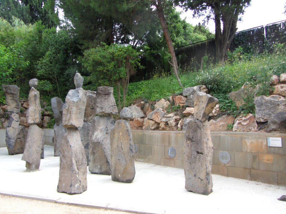 Trobada (Xavier Corberó, 2005) - Carrer Montserrat Roig - Esplugues de Llobregat