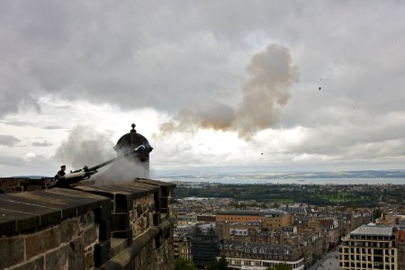 Edinburgh Castle Gun photo