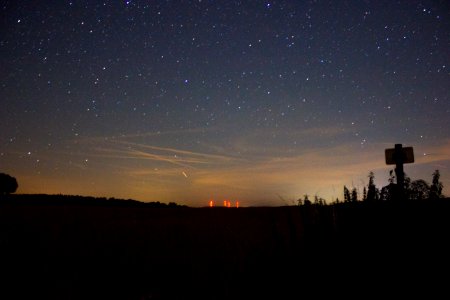 Windanlagen im Sternenhimmel