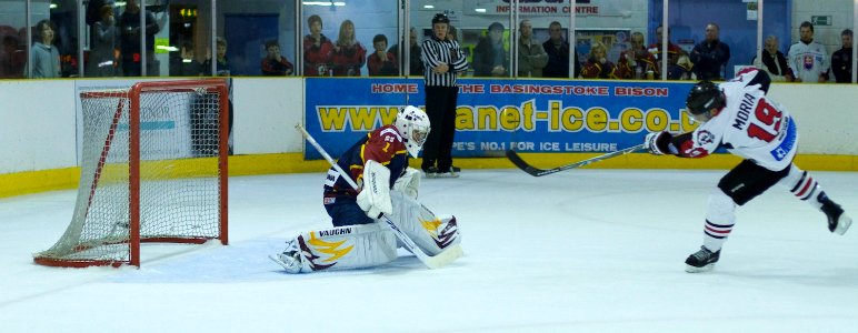 Guildford Flames At Basingstoke Bison photo