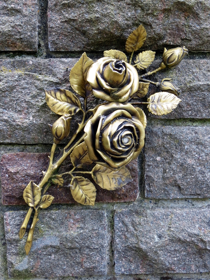 Brass tomb cemetery