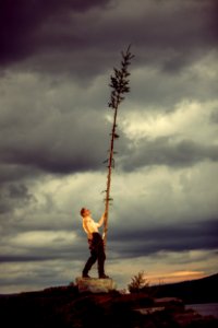 Peer Gynt peergynt bygger hytte FOTO BårdGundersen