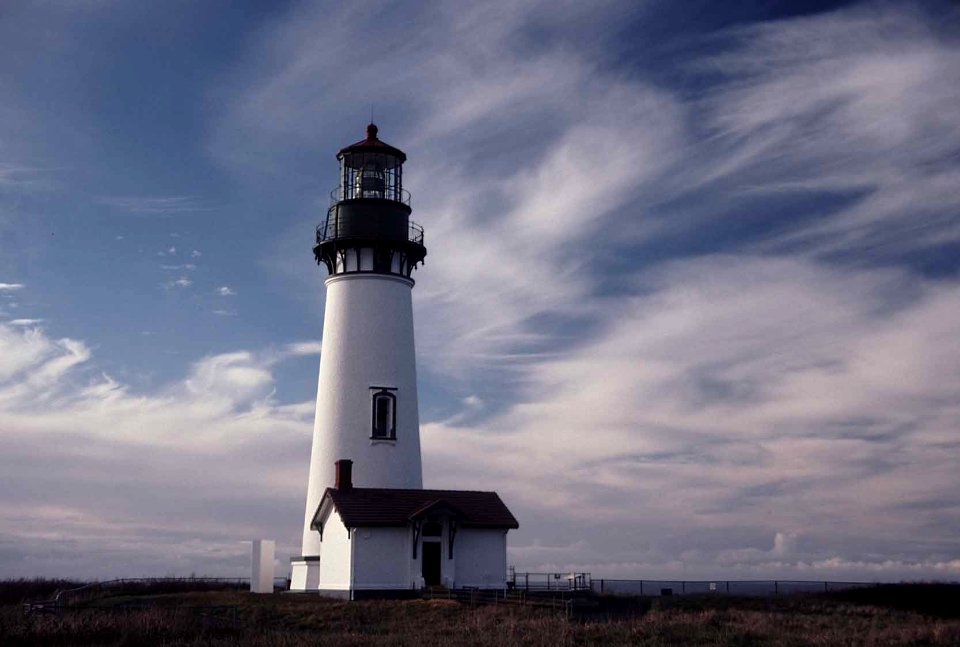 YAQUINA HEAD LIGHTHOUSE, OREGON -1