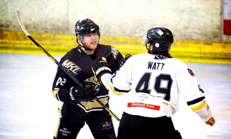 Ice Hockey - Bracknell Bees Vs Milton Keynes Lightning