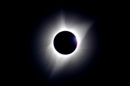 Baily's beads Total Eclipse 2017 photo