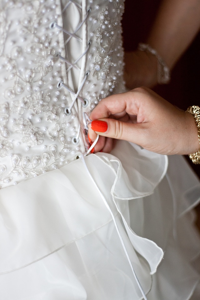 Wedding dress lace up