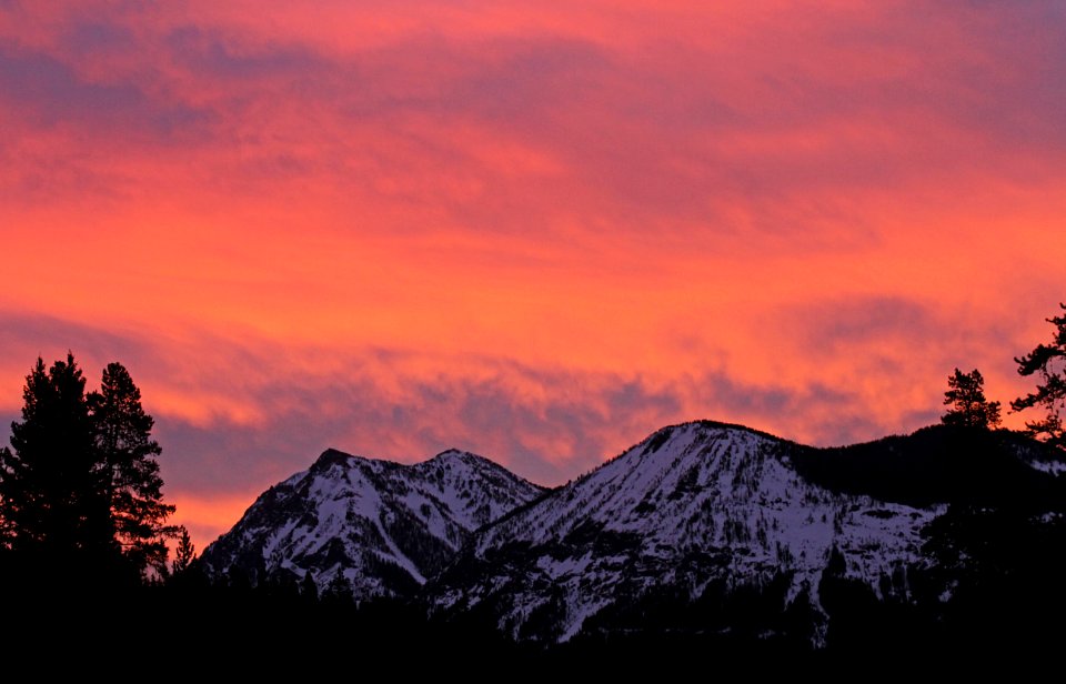 Sunrise in the upper Soda Butte valley
