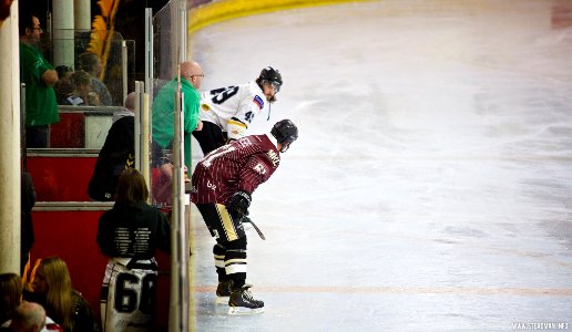 Ice Hockey - Bracknell Bees Vs Milton Keynes Lightning