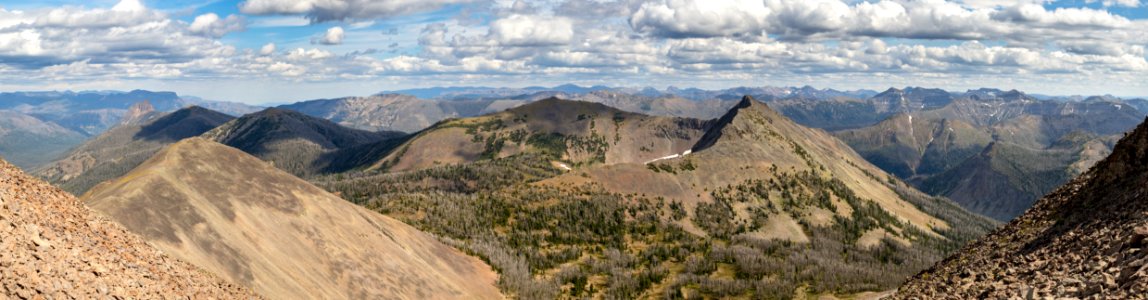 Panoramic views of Hoyt Peak and the Absaroka Range from Avalanche Peak