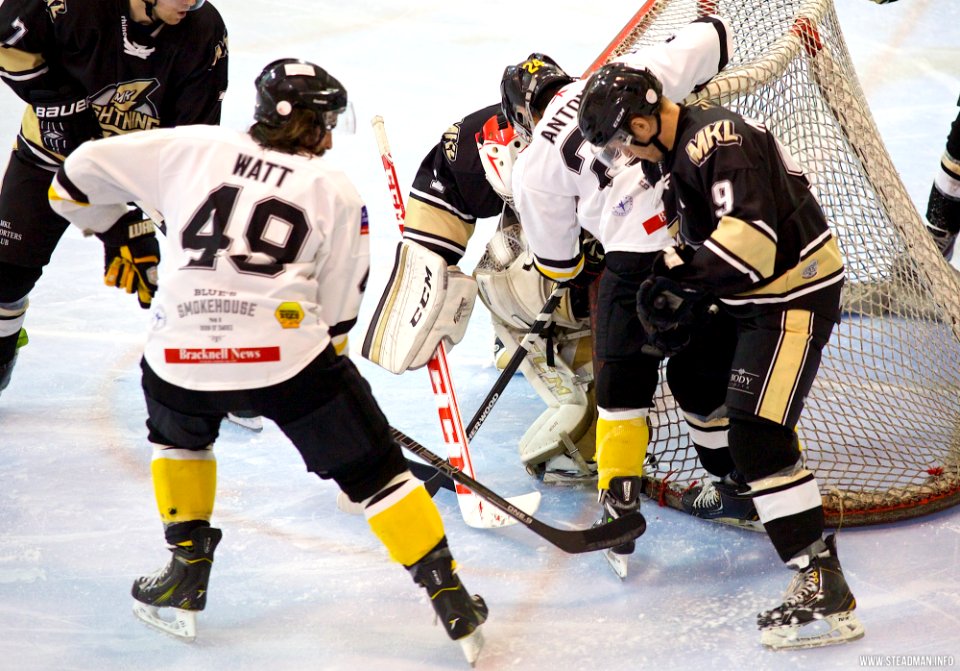 Ice Hockey - Bracknell Bees Vs Milton Keynes Lightning