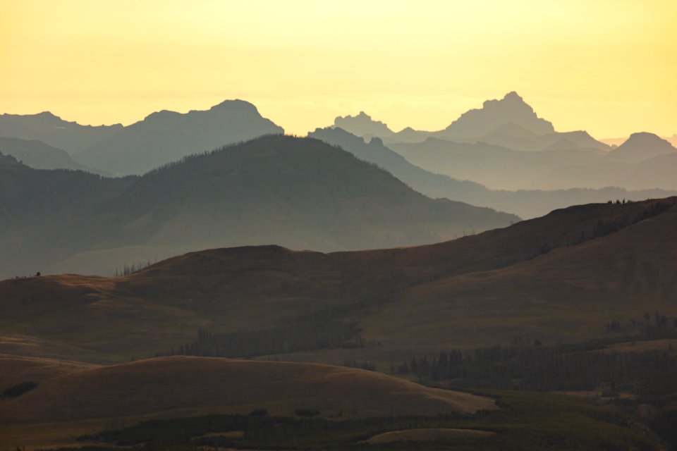 Absaroaka Range sunrise from the Chittenden Road parking lot on Mt. Washburn