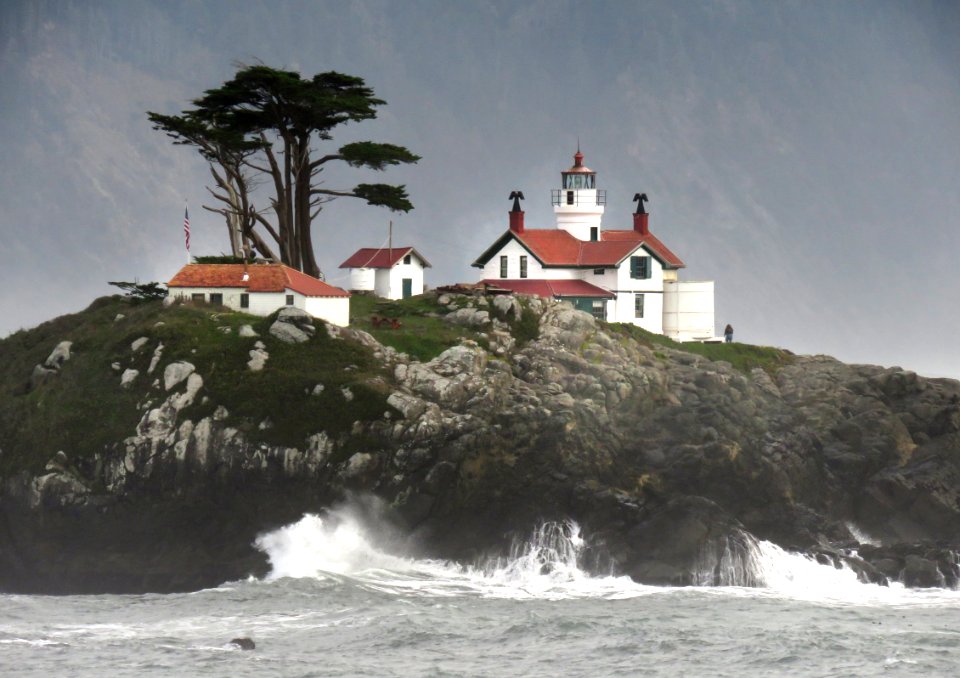 010 - BATTERY POINT LIGHTHOUSE & PEBBLE BEACH DRIVE (1-7-2021) crescent city, del norte co, ca -15