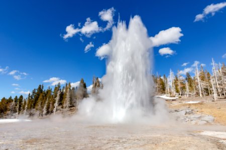 Grand Geyser eruption opening day 2019