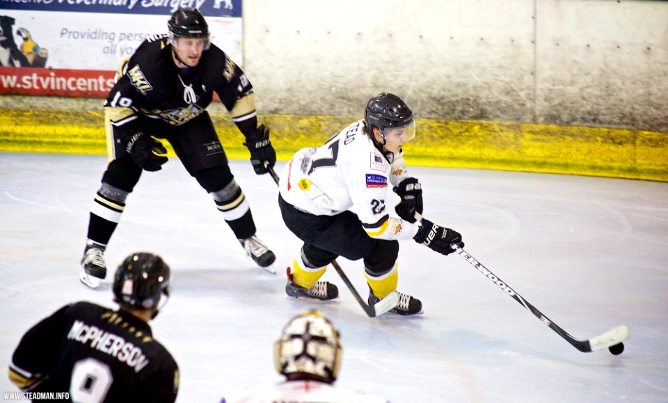 Ice Hockey - Bracknell Bees Vs Milton Keynes Lightning